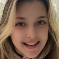 Poliloli Nude