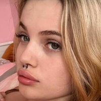 Roselinde Nude