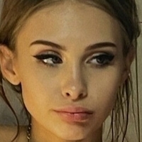Venkillou Nude