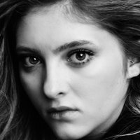 Willow Shields Nude